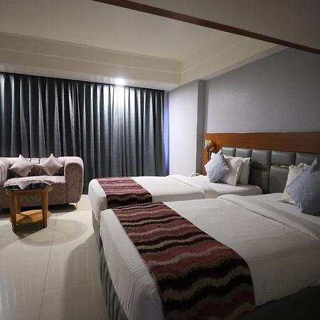 Eastin Hotels ハイデラバード エクステリア 写真